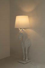 MOOSEE lampa podłogowa KOŃ HORSE STAND    S biała - włókno szklane - obrazek 6