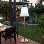 NEW GARDEN lampa podłogowa LOLA SLIM 180 SOLAR & BATTERY rose gold - obrazek 5